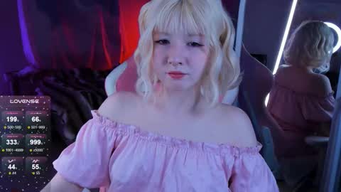 Snapshot of dollrose chatting on 09.25.25 Evanka online show from 09.25.25