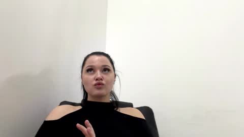 We Lili and Lory  nice see yall here online show from 02.09.26