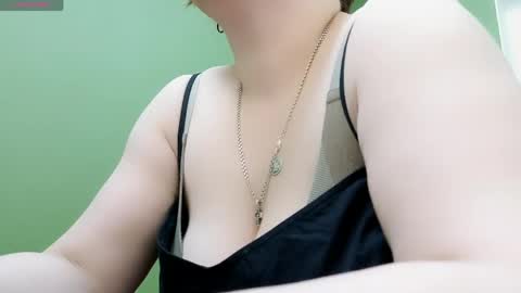 Snapshot of doloressea chatting on 05.17.26 DoloresSea online show from 05.17.26