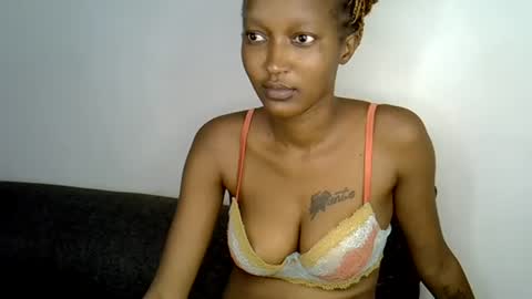 Snapshot of dolsexy chatting on 06.20.26 dolsexy online show from 06.20.26