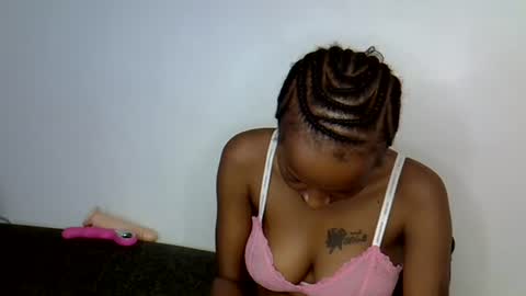 Snapshot of dolsexy chatting on 07.18.26 dolsexy online show from 07.18.26