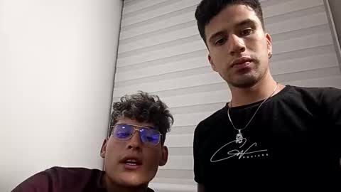 Snapshot of dom2travelers_sm chatting on 01.16.25 Diego Castell online show from 01.16.25