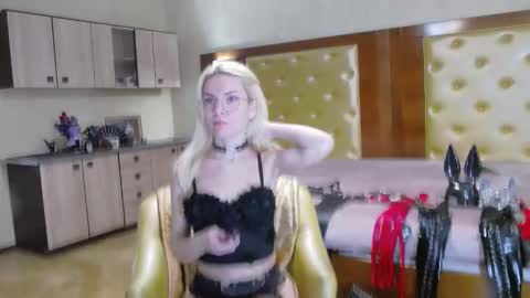 domcaprisse online show from 02.19.26