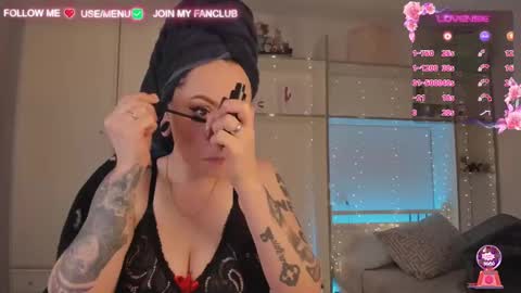 Snapshot of domina_deivis chatting on 01.12.25 I WILL BE BACK ON WEDNESDAY DECEMBER 4 0100AM COLOMBIA TIME online show from 01.12.25