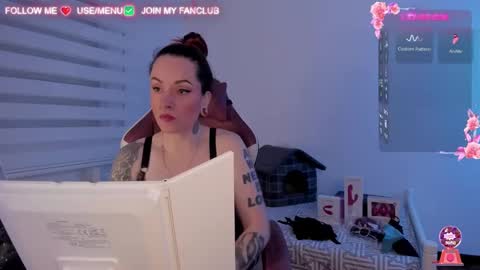 Snapshot of domina_deivis chatting on 03.03.25 I WILL BE BACK ON WEDNESDAY DECEMBER 4 0100AM COLOMBIA TIME online show from 03.03.25