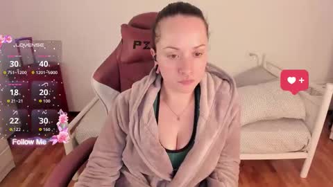 Snapshot of domina_deivis chatting on 12.19.25 I WILL BE BACK ON WEDNESDAY DECEMBER 4 0100AM COLOMBIA TIME online show from 12.19.25