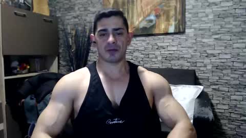 Snapshot of dominatemuscle chatting on 12.18.24 Kevin online show from 12.18.24