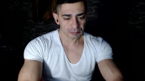 Snapshot of dominatemuscle chatting on 12.25.24 Kevin online show from 12.25.24