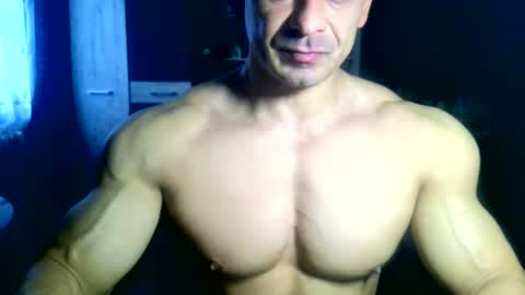 Snapshot of dominatemuscle chatting on 11.27.25 Kevin online show from 11.27.25