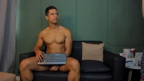 Snapshot of dominc_berry chatting on 06.12.26 Dominc berry online show from 06.12.26