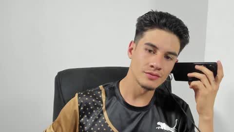 Snapshot of dominic_radccliffe chatting on 05.12.26 Your real love online show from 05.12.26