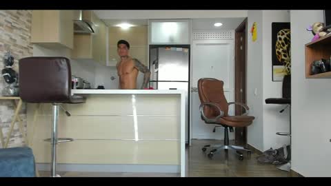 Snapshot of dominiofit chatting on 01.10.25 Only fans Ronnie col---InstaRonniecolleman online show from 01.10.25