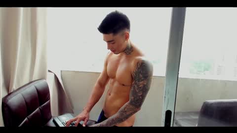 Snapshot of dominiofit chatting on 02.18.25 Only fans Ronnie col---InstaRonniecolleman online show from 02.18.25