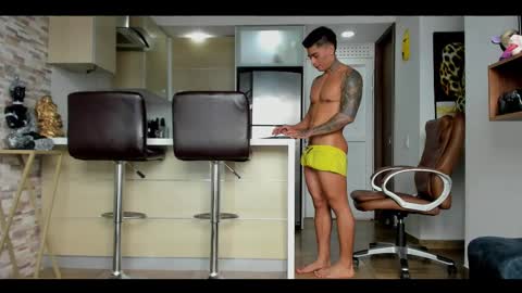 Snapshot of dominiofit chatting on 02.22.25 Only fans Ronnie col---InstaRonniecolleman online show from 02.22.25