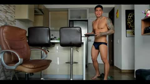Snapshot of dominiofit chatting on 02.23.25 Only fans Ronnie col---InstaRonniecolleman online show from 02.23.25