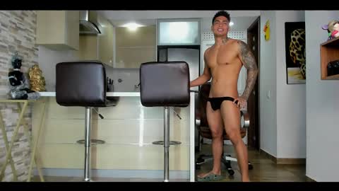 Snapshot of dominiofit chatting on 02.26.25 Only fans Ronnie col---InstaRonniecolleman online show from 02.26.25
