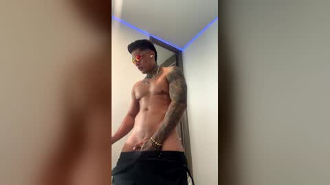 Only fans Ronnie col---InstaRonniecolleman  online show from 05.03.26
