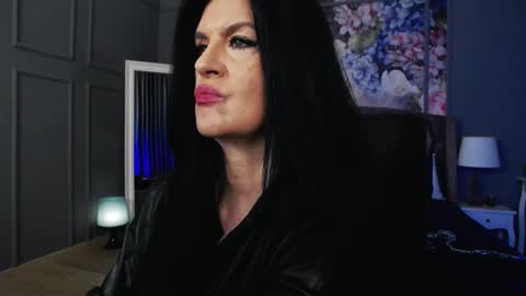 Dom Melisa online show from 12.21.25