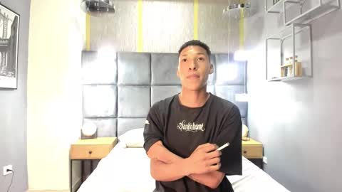 Domminick18 online show from 10.23.25