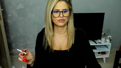 Tessa online show from 11.22.25