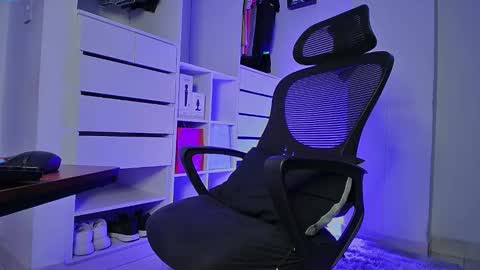 Donat Independent Model online show from 01.18.26