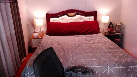 donia_maria online show from 12.29.24