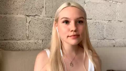 Snapshot of donnettakeblish chatting on 10.13.25 Stella online show from 10.13.25