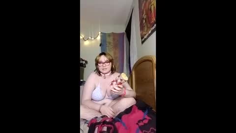 Snapshot of donthefox chatting on 04.12.26 donthefox online show from 04.12.26