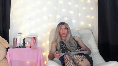 Snapshot of dorian_lev chatting on 12.31.24 Nicolle online show from 12.31.24