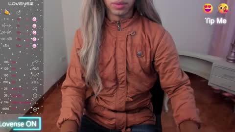 Snapshot of dorian_lev chatting on 02.15.25 Nicolle online show from 02.15.25