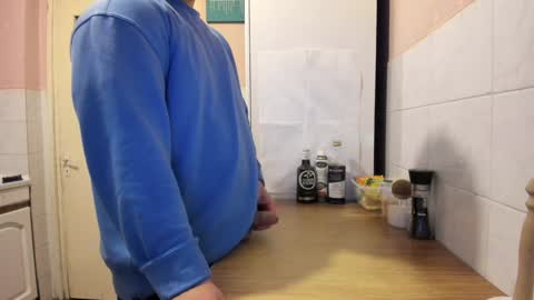 Snapshot of doriancretu95 chatting on 12.13.24 menu below online show from 12.13.24