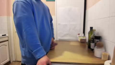 Snapshot of doriancretu95 chatting on 02.18.25 menu below online show from 02.18.25