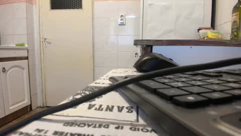 Snapshot of doriancretu95 chatting on 03.11.25 menu below online show from 03.11.25