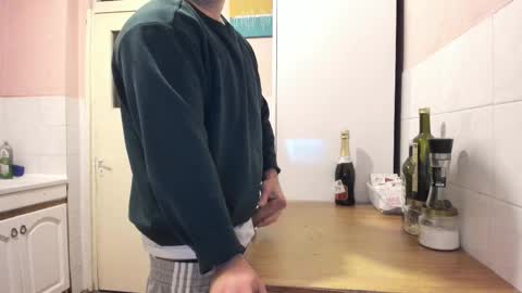 Snapshot of doriancretu95 chatting on 11.17.25 menu below online show from 11.17.25