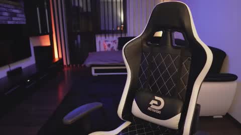 Dorian Reyes online show from 02.19.26