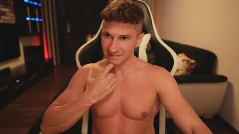 Snapshot of dorianreyes chatting on 07.04.26 Dorian Reyes online show from 07.04.26
