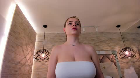 Snapshot of dorothy_vegga chatting on 02.14.25  DOROTHY online show from 02.14.25