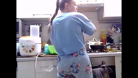 Dorrie Ann online show from 01.27.25