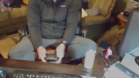 Snapshot of dotyoureyezez chatting on 11.28.25 DotYourEyezez online show from 11.28.25