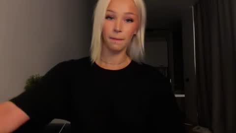 MOLLYYYY dont forget to give me a thumb up online show from 06.23.26