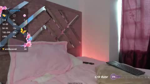 Snapshot of douce_marie chatting on 09.24.25    online show from 09.24.25