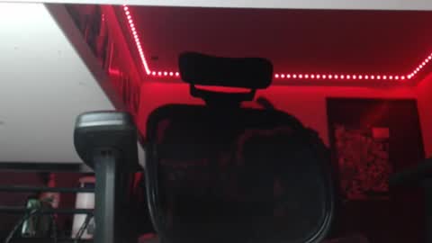 Snapshot of douglas_drake chatting on 02.24.25 douglas_drake online show from 02.24.25