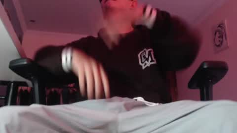 Snapshot of douglas_drake chatting on 03.08.25 douglas_drake online show from 03.08.25