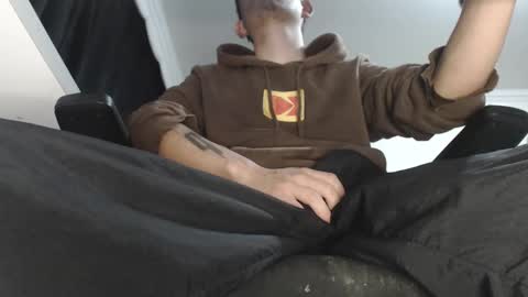 Snapshot of douglas_drake chatting on 11.28.25 douglas_drake online show from 11.28.25