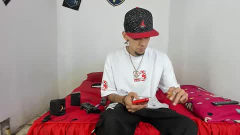 Snapshot of douglas_gallegos chatting on 02.18.25 douglas_gallegos online show from 02.18.25