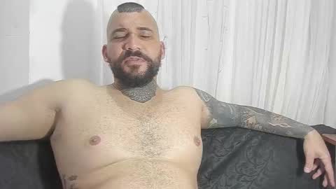 drake whitee Independent Model online show from 02.04.25