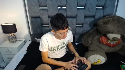 -- nicolle and jhon -- online show from 03.01.25