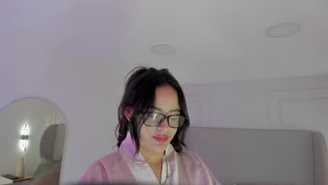 Snapshot of dream_nena chatting on 10.03.25 N E N A online show from 10.03.25
