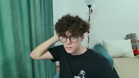 Snapshot of dreamgonetan chatting on 09.23.25 dreamgonetan online show from 09.23.25