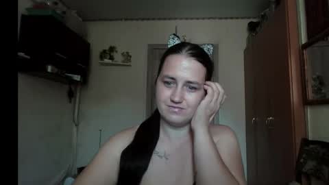 Snapshot of dreamiebelle chatting on 09.19.25 dreamiebelle online show from 09.19.25